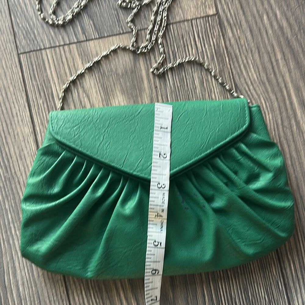 Cute green leather clutch hand bag, perfect for a night out. Light weight. - Picture 5 of 6